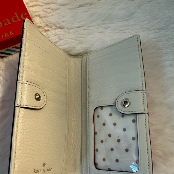 Kate spade wallet  new in box - Picture 3 of 3